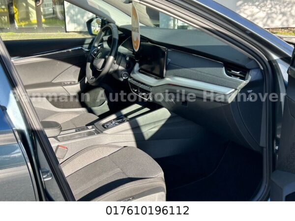 <span class="make">Skoda</span><br/> Octavia Combi First Edition – Bild 10