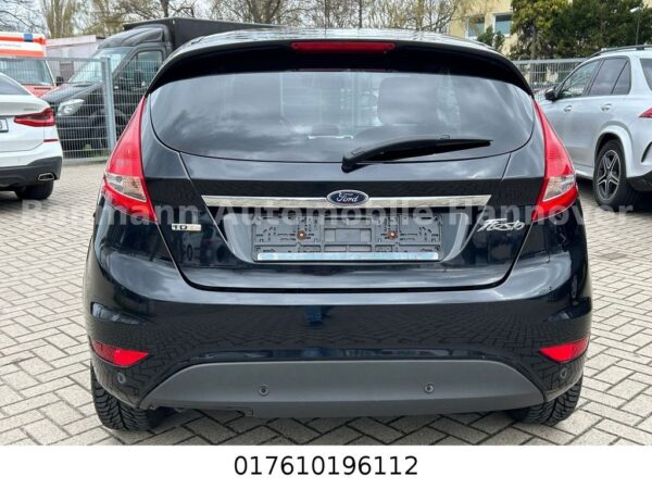 <span class="make">Ford</span><br/> Fiesta Titanium – Bild 9