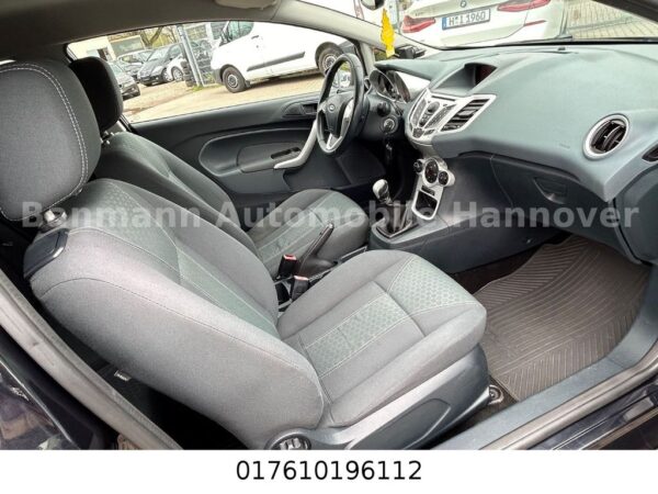 <span class="make">Ford</span><br/> Fiesta Titanium – Bild 13