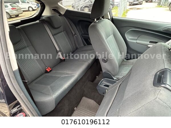 <span class="make">Ford</span><br/> Fiesta Titanium – Bild 14
