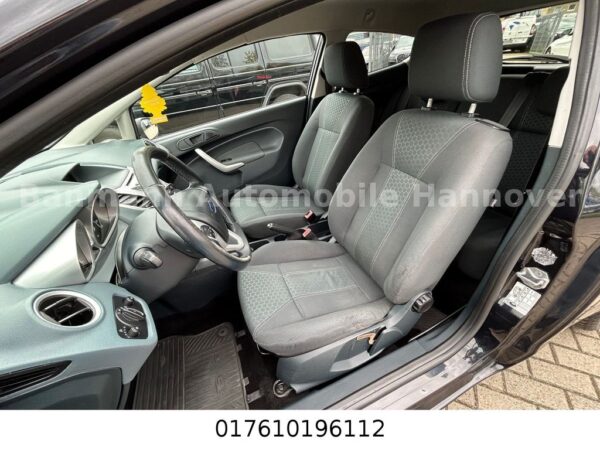 <span class="make">Ford</span><br/> Fiesta Titanium – Bild 18
