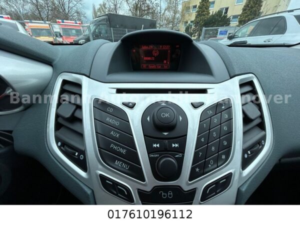 <span class="make">Ford</span><br/> Fiesta Titanium – Bild 20