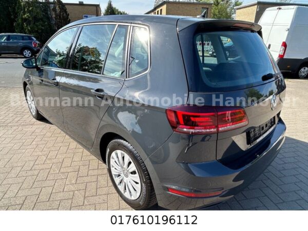 <span class="make">Volkswagen</span><br/> Golf Sportsvan VII Trendline – Bild 6