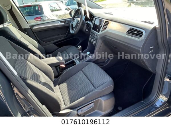 <span class="make">Volkswagen</span><br/> Golf Sportsvan VII Trendline – Bild 10