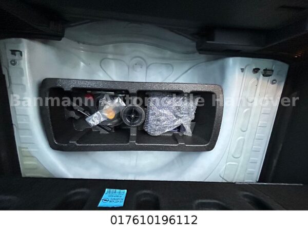 <span class="make">Opel</span><br/> Corsa E Edition – Bild 12