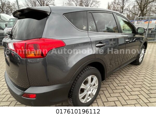 <span class="make">Toyota</span><br/> RAV 4 RAV4 Executive 4x4 – Bild 8