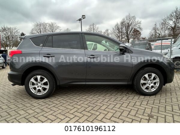 <span class="make">Toyota</span><br/> RAV 4 RAV4 Executive 4x4 – Bild 9
