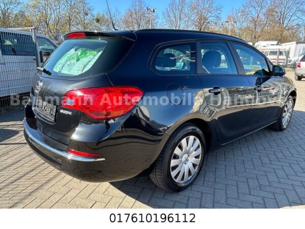 <span class="make">Opel</span><br/> Astra J Sports Tourer Edition – Bild 4