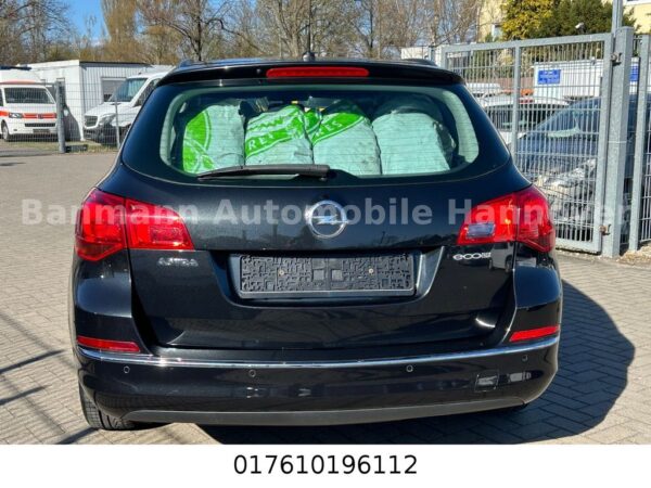 <span class="make">Opel</span><br/> Astra J Sports Tourer Edition – Bild 5