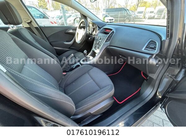 <span class="make">Opel</span><br/> Astra J Sports Tourer Edition – Bild 10